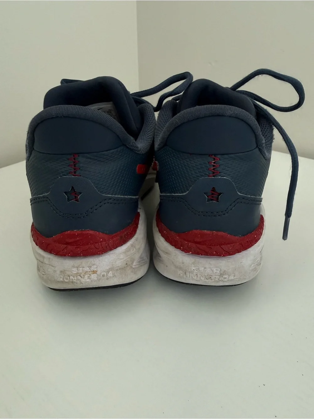 Kids Nike Star Runner sneakers